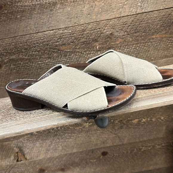 Donal J Pliner Cala criss cross tan canvas sandals Size 5.5 - Picture 1 of 7
